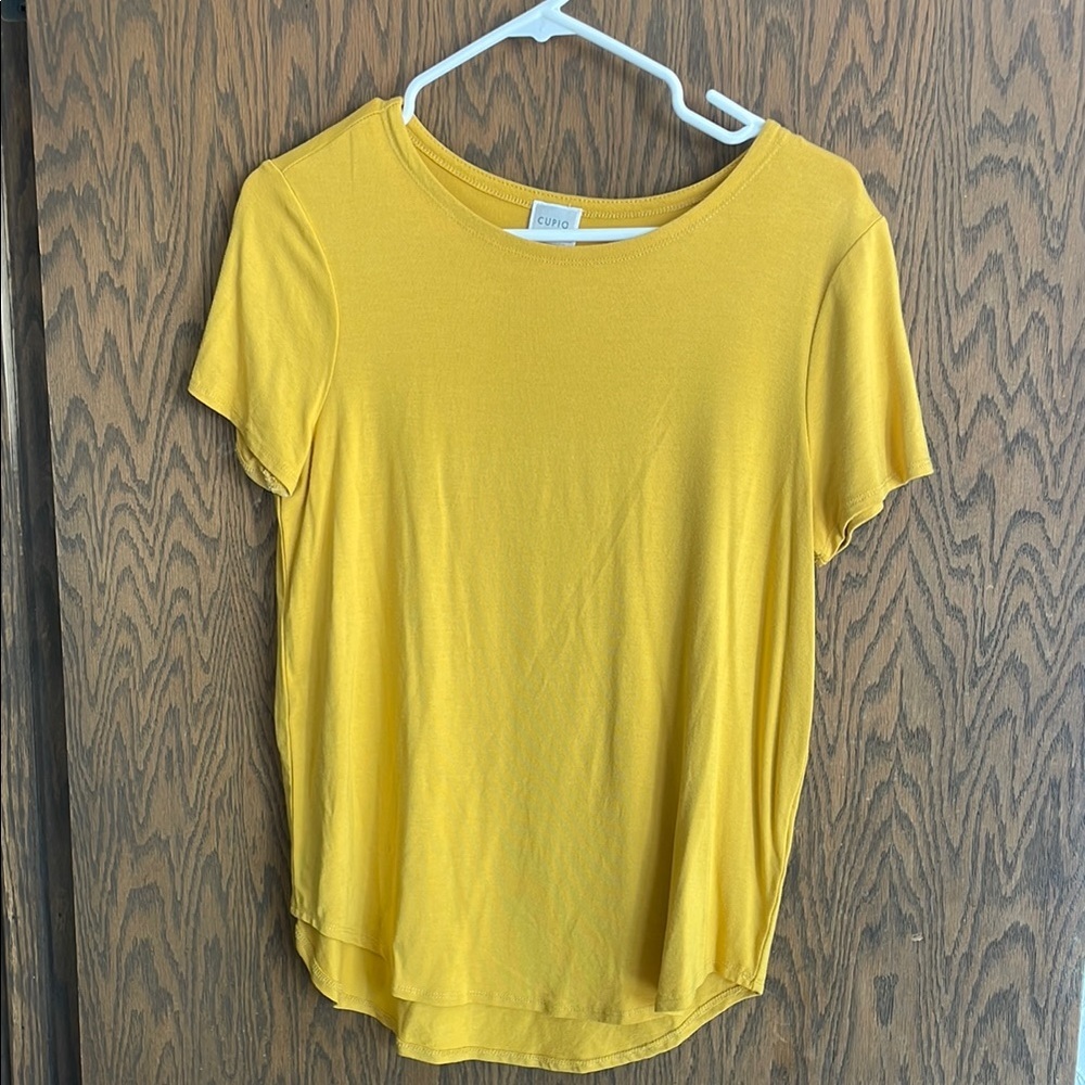 Women's Yellow‎ Top